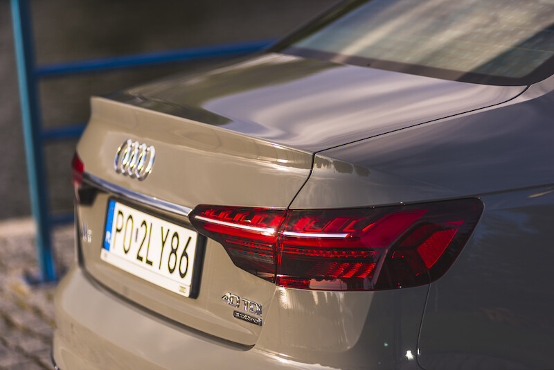 Audi A4 Limousine